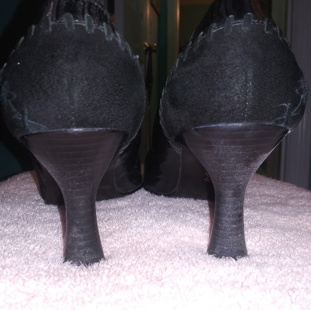 Shoes - Picture 3 of 3